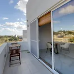 A Lovely, Central 2Br Penthouse With Large Outdoor By 360 Estates