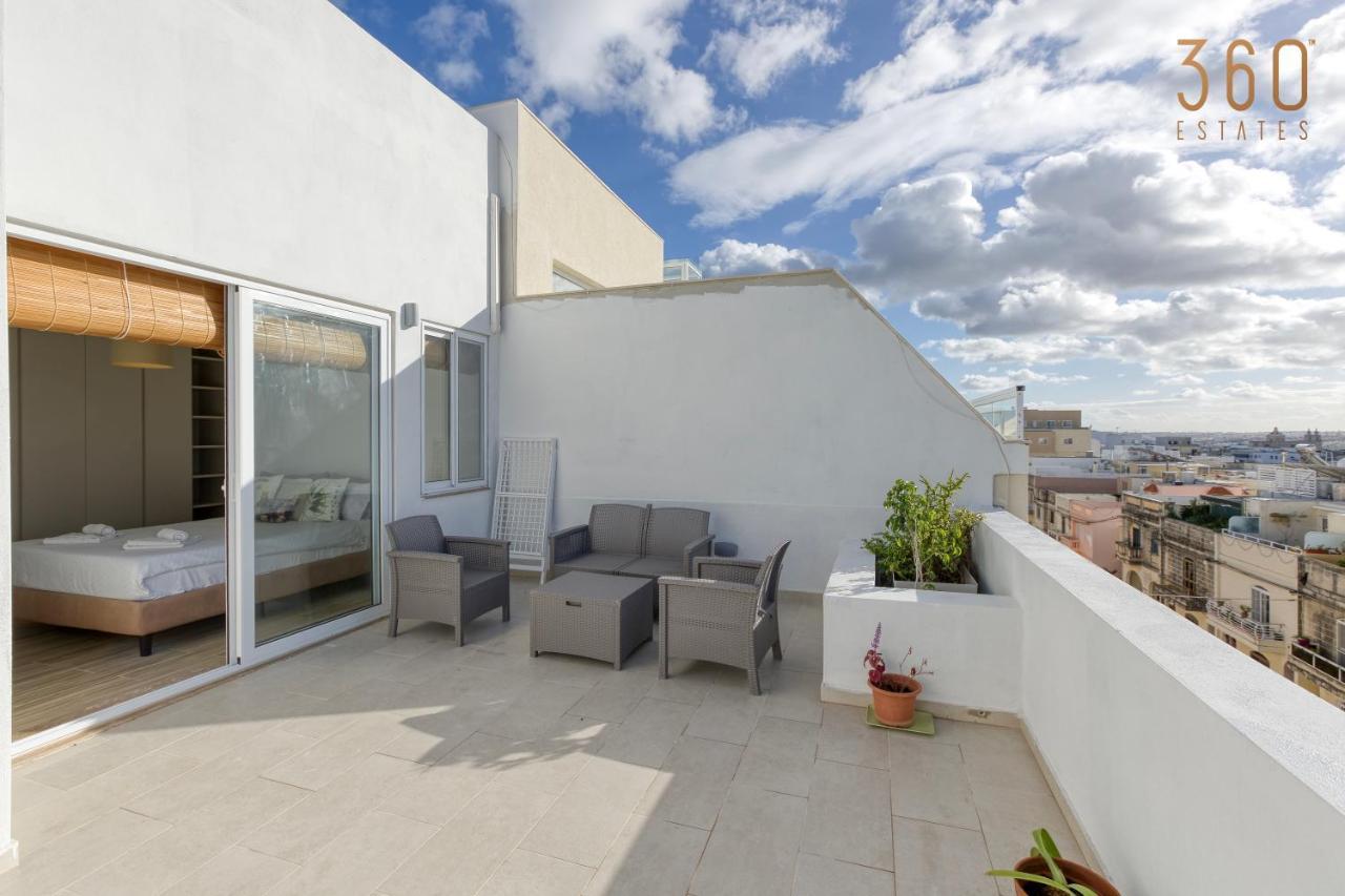 A Lovely, Central 2br Penthouse With Large Outdoor By 360 Estates Iklin