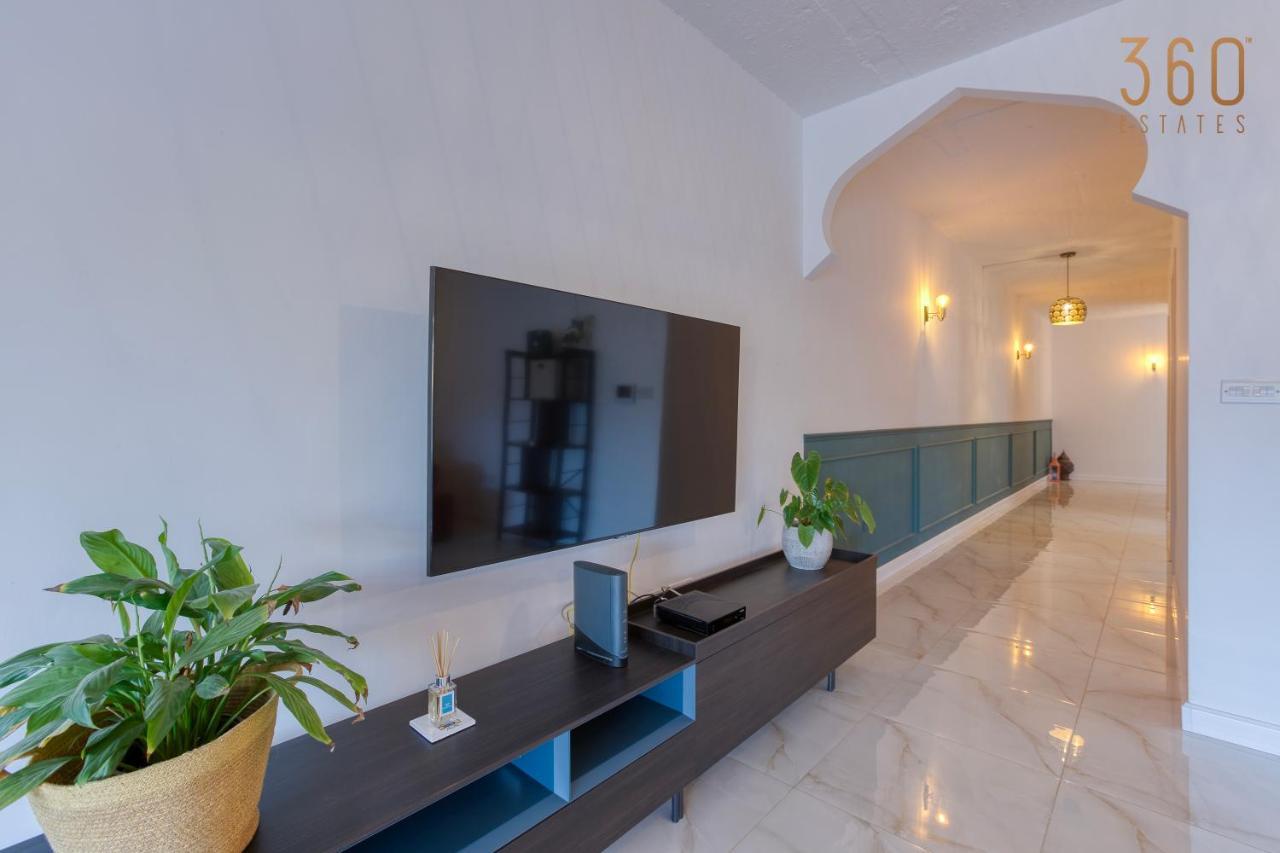Apartment A Lovely, Central 2br Penthouse With Large Outdoor By 360 Estates