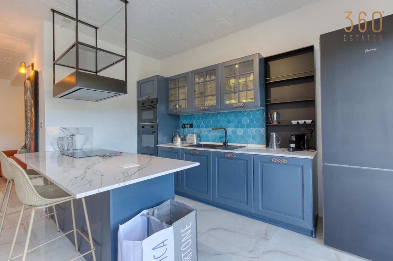 A Lovely, Central 2br Penthouse With Large Outdoor By 360 Estates Apartment Iklin