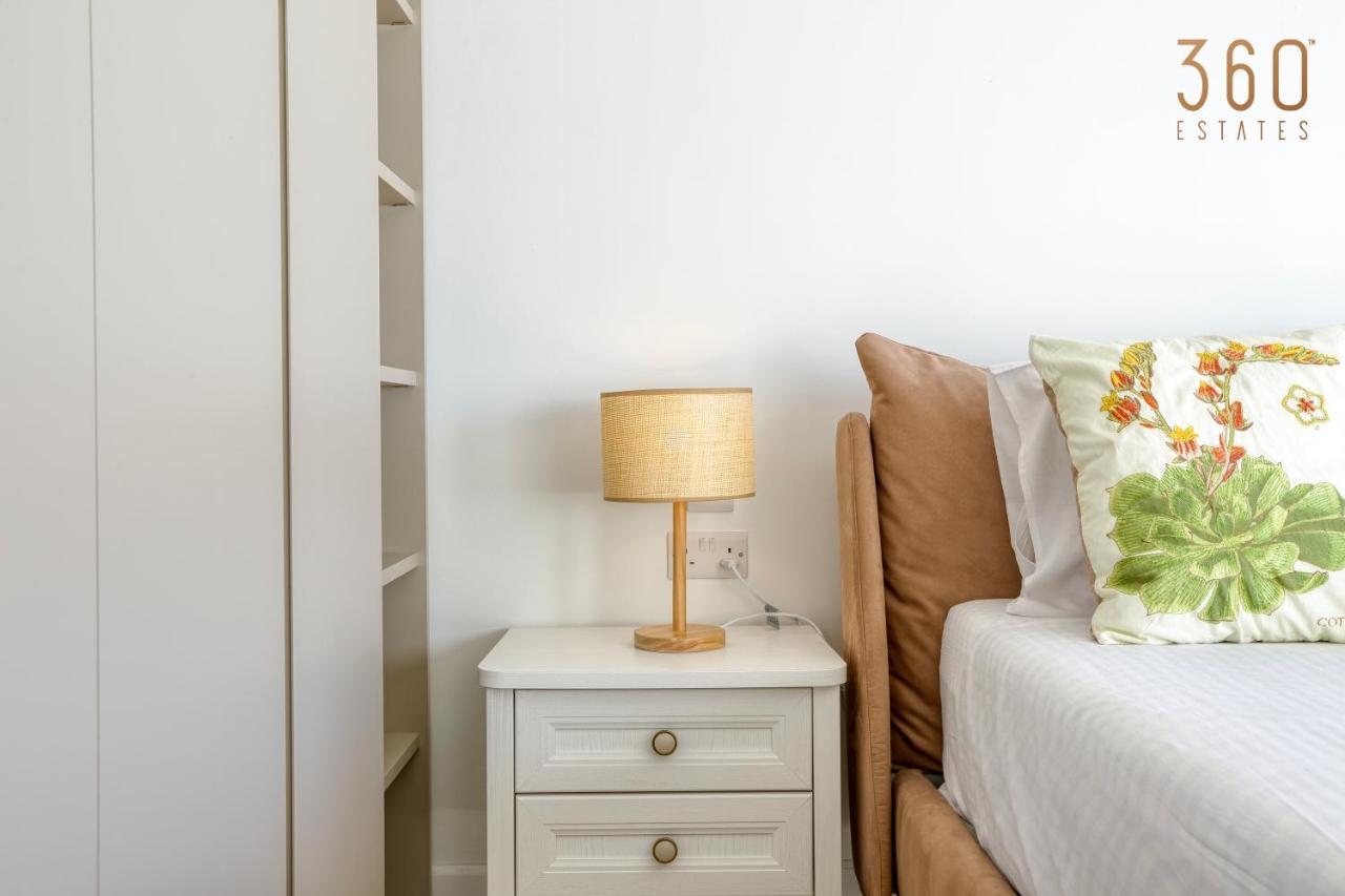 A Lovely, Central 2br Penthouse With Large Outdoor By 360 Estates * Iklin